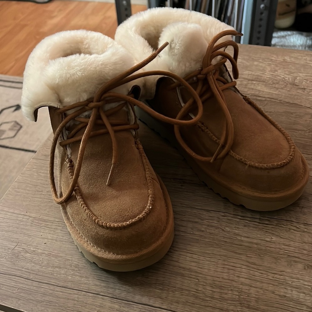 UGG Diara Boot Sz 7